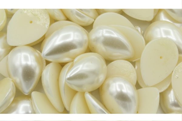 Tear Drop Flat Back Pearl - 25 x 18mm