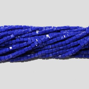 Cube - 3mm - Blue - 48cm Strand