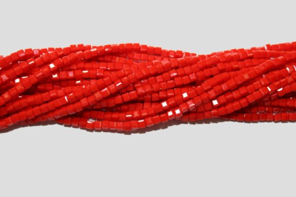 Cube - 3mm - Red - 48cm Strand