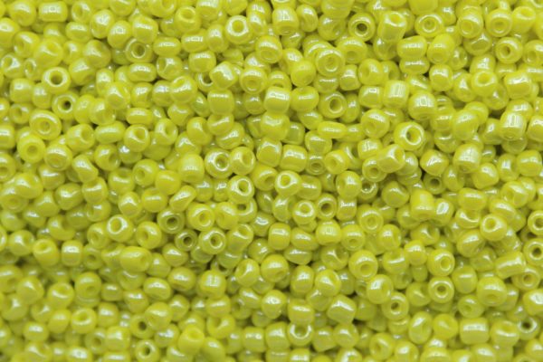 8/0 - Yellow Opaque Pearl - Price per gram