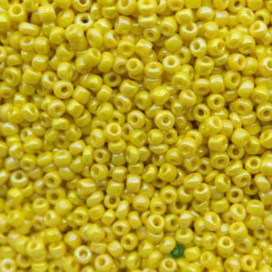 8/0 - Yellow Opaque Pearl AB - Price per gram