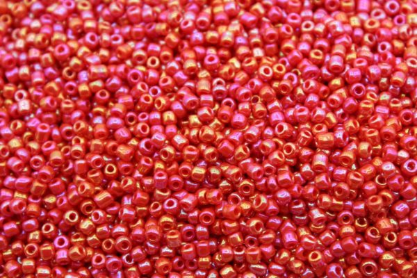 8/0 - Red Opaque Pearl AB - Price per gram