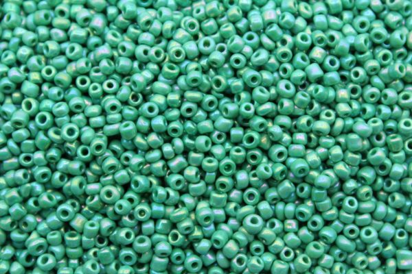 8/0 - Green Opaque Pearl AB - Price per gram