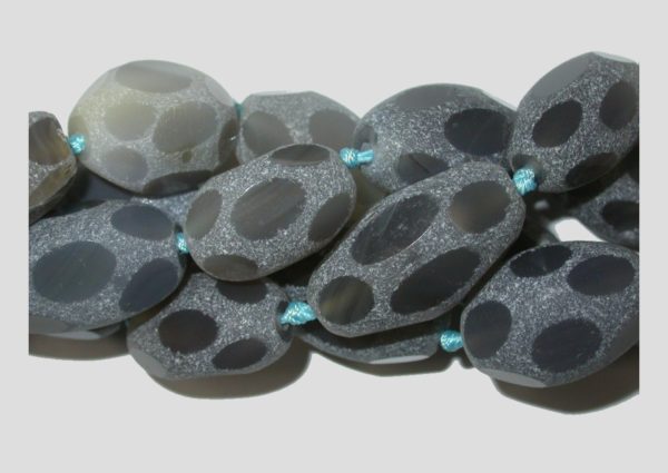 Agate - 30mm Oval - Cut / Polish - Slate - 43cm Strand