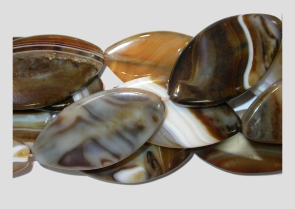 Agate - 50mm Flat Navette - 35cm Strand