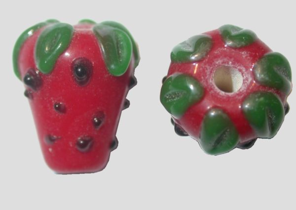 Strawberry - 14 x 11mm